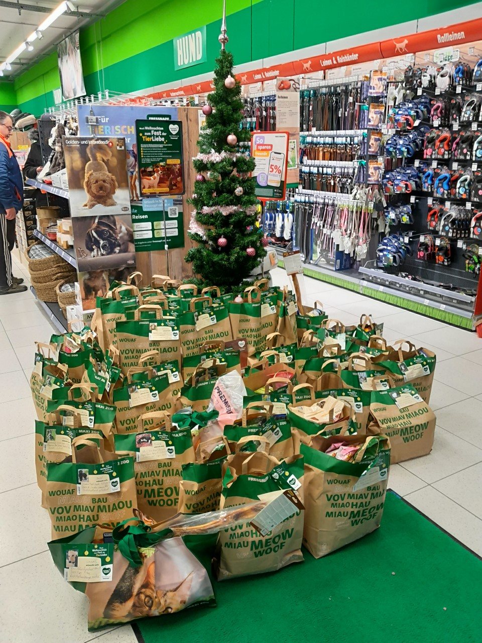 Fressnapf - Weihnachtsgeschenke für Tierheim- Tiere 